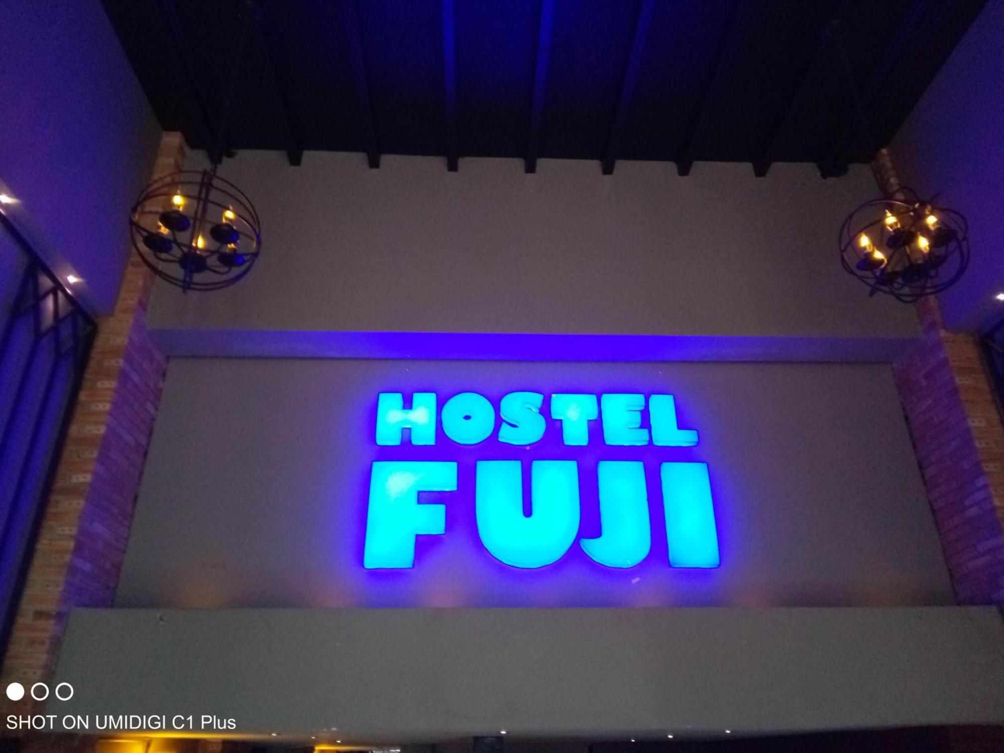 Hostel Fuji Пномпень Екстер'єр фото