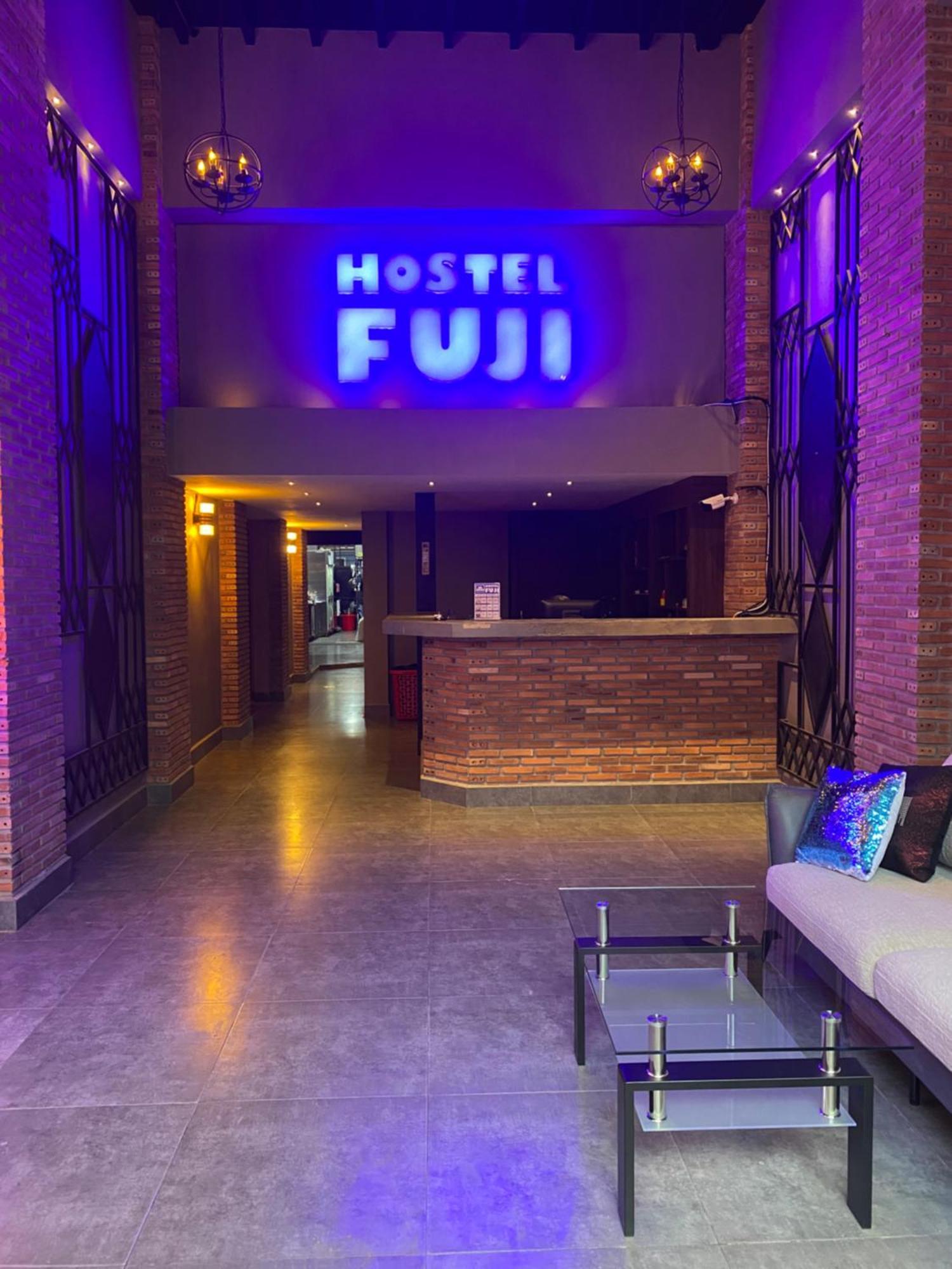 Hostel Fuji Пномпень Екстер'єр фото